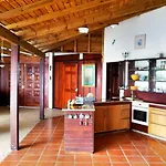 Wild Paradise: Villa Vue Mer Piscine A Debordement
